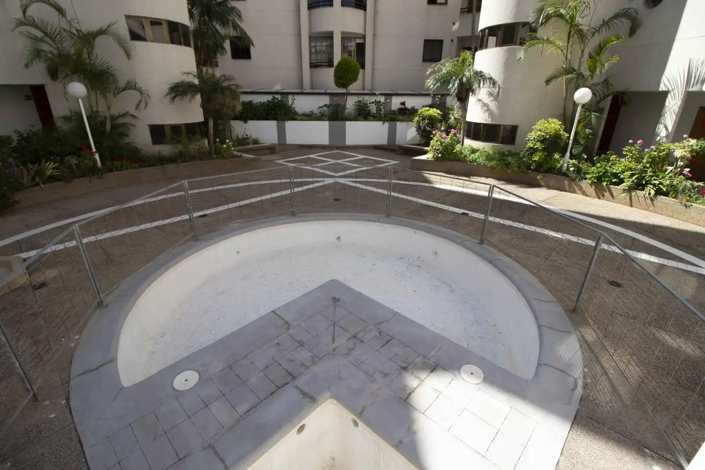 Swimming pool of Flat for sale in La Orotava