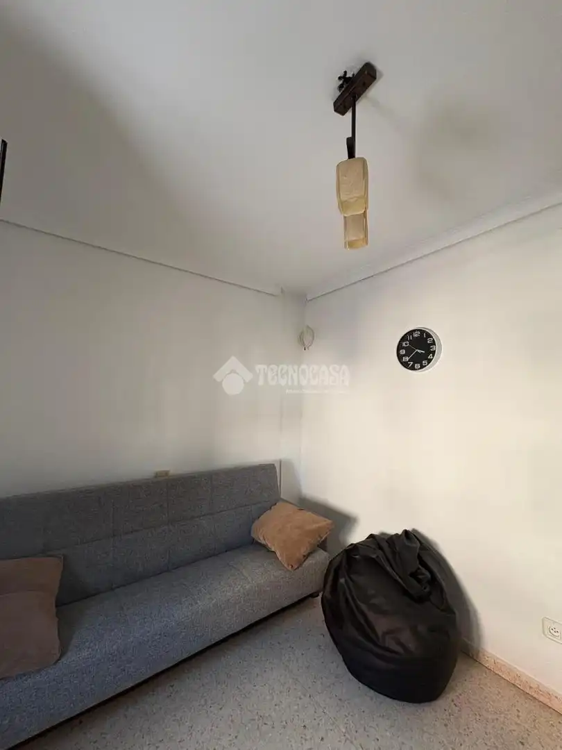 Piso en venta en La Rinconada con Aire acondicionado