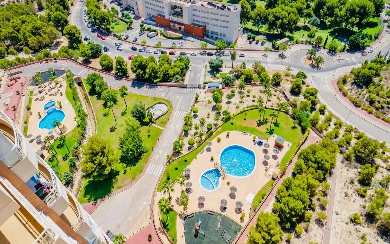 Vista exterior de Àtic en venda en Benidorm amb Aire condicionat, Calefacció i Terrassa