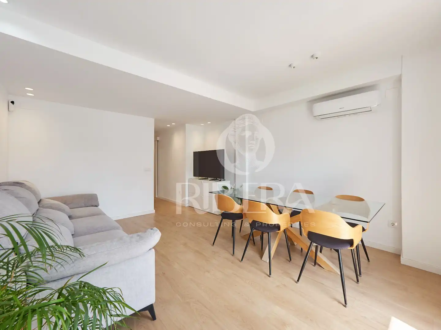 Schlafzimmer von Dachboden zum Verkauf in Valencia mit Klimaanlage, Terrasse und Abstellraum