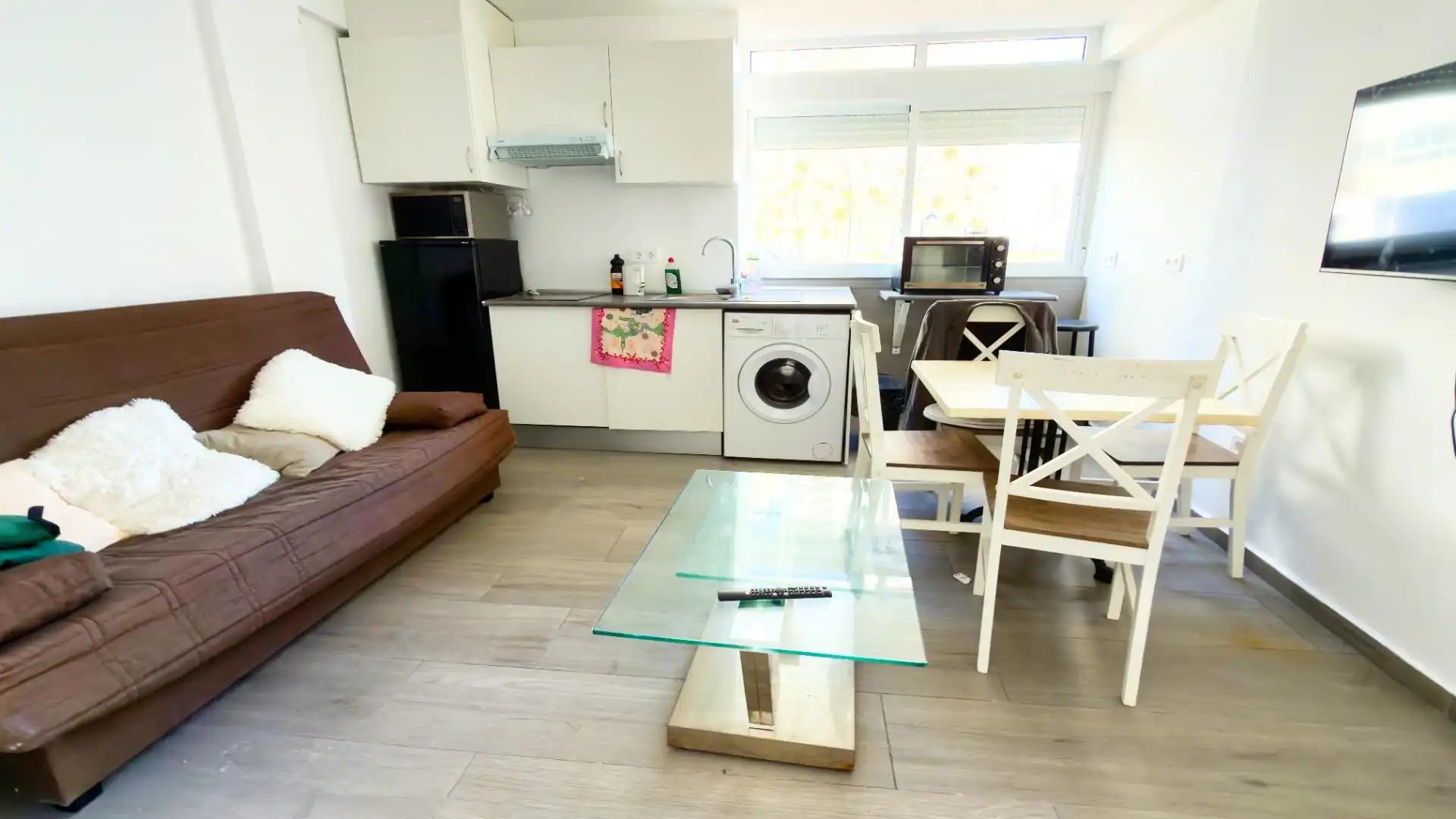 Sala d'estar de Local en venda en Benidorm amb Aire condicionat i Moblat