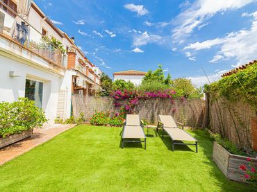 Maison jumelée avec jardin à vendre à Les Corts