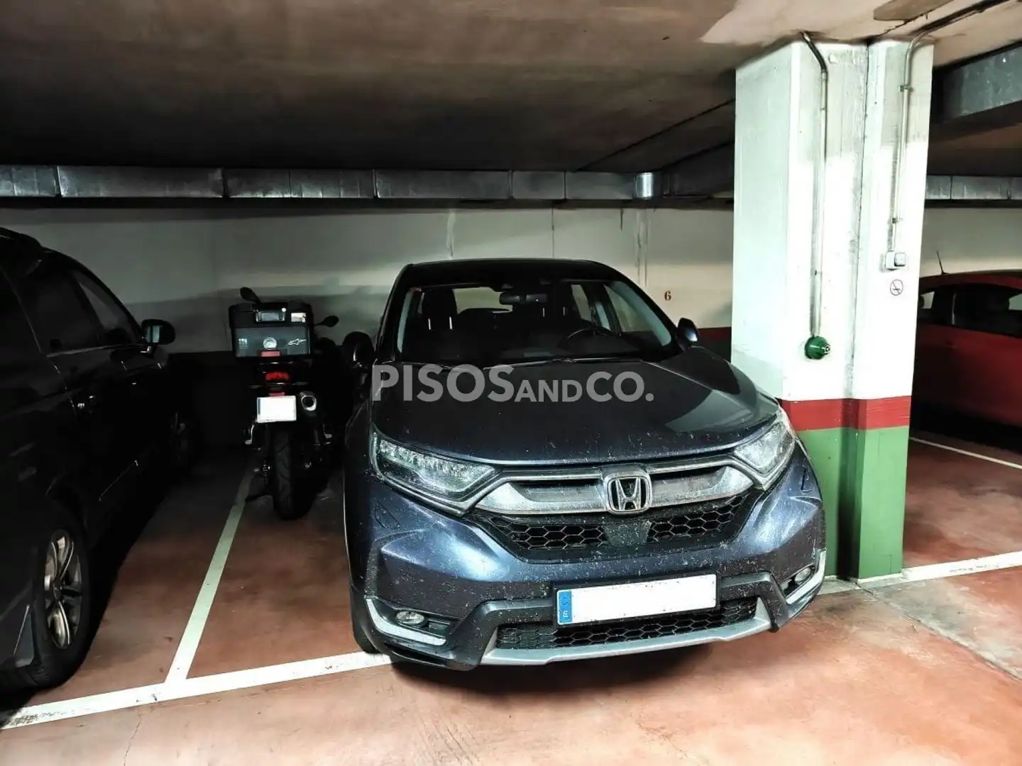 Aparcament de Pis en venda en A Coruña Capital  amb Calefacció, Traster i Moblat