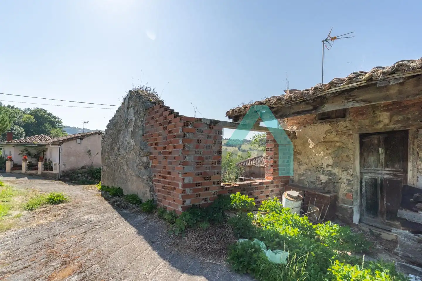 Exterior view of Houses for sale in Parres  with Heating, Private garden and Storage room
