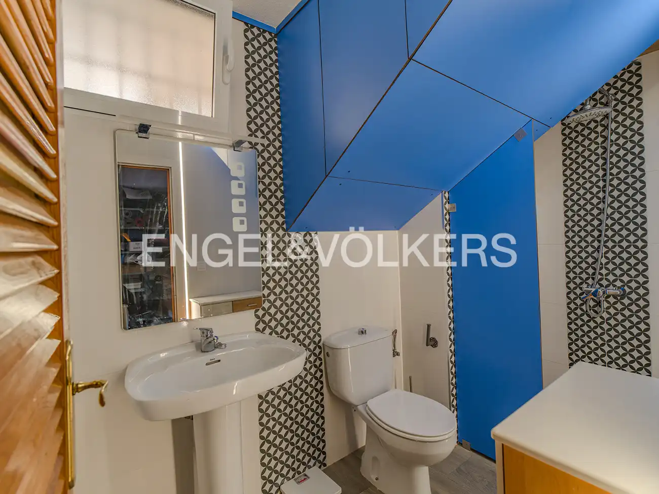 Bathroom of Houses for sale in San Vicente del Raspeig / Sant Vicent del Raspeig  with Air Conditioner, Heating and Private garden