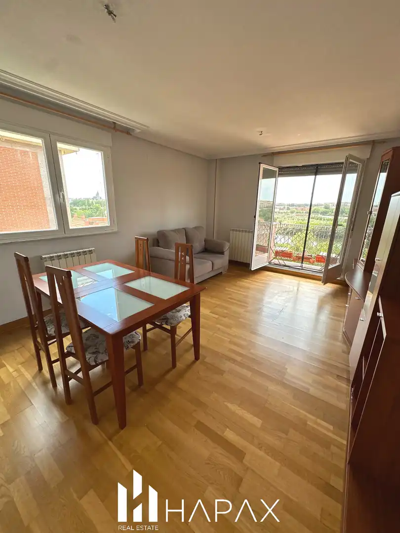 Wohnzimmer von Wohnung zum Verkauf in Salamanca mit Heizung, Privatgarten und Möbliert