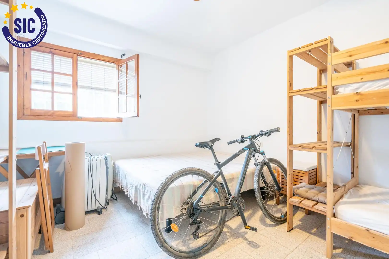 Bedroom of Apartments for sale in Valencia  with Air Conditioner, Heating and Private garden
