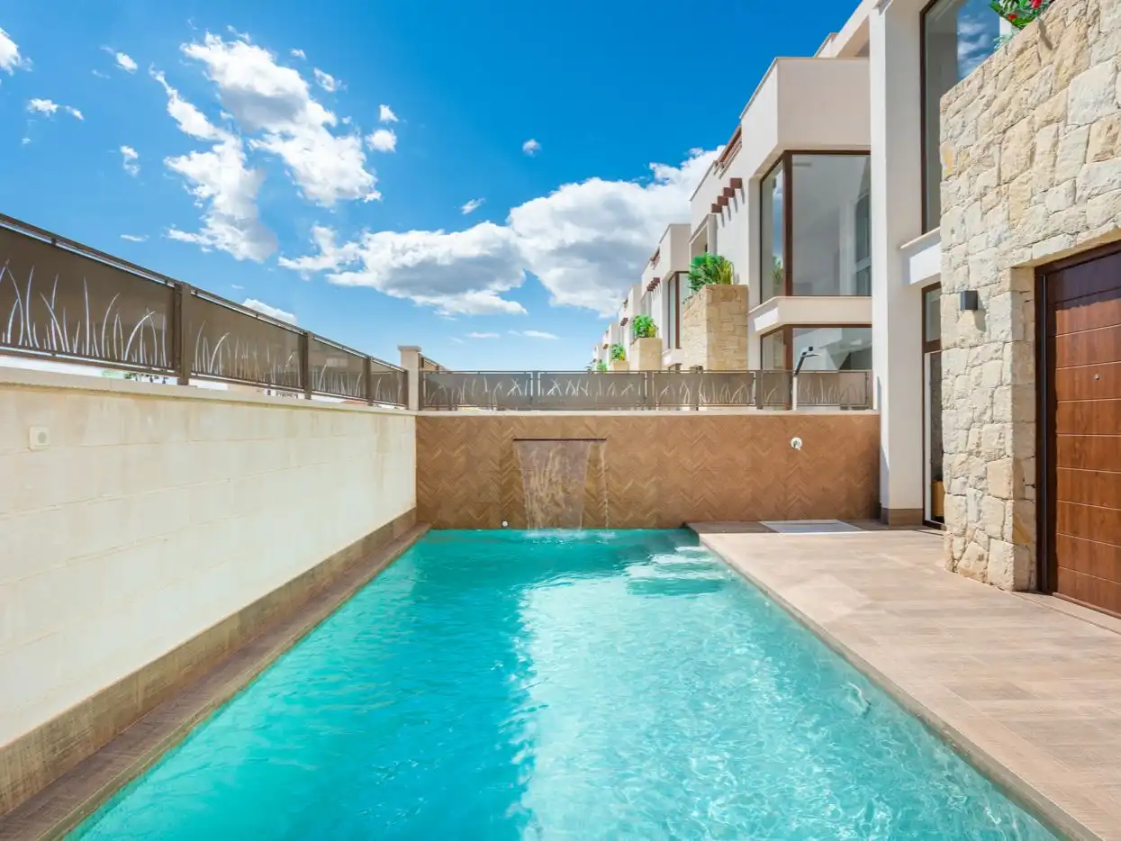 Casa amb jardí en venda a Calle taray 9