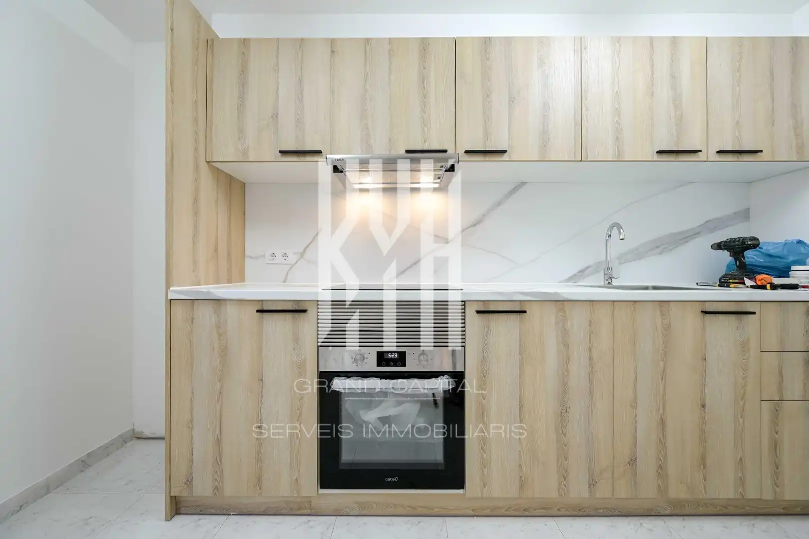 Kitchen of Flat for sale in Salt  with Balcony