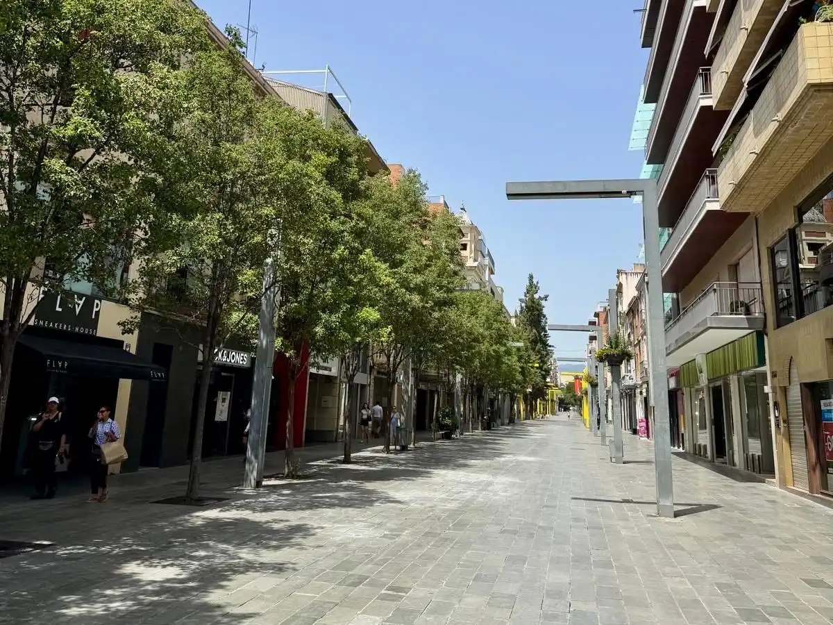 Vista exterior de Casa o xalet en venda en Granollers amb Calefacció, Jardí privat i Terrassa