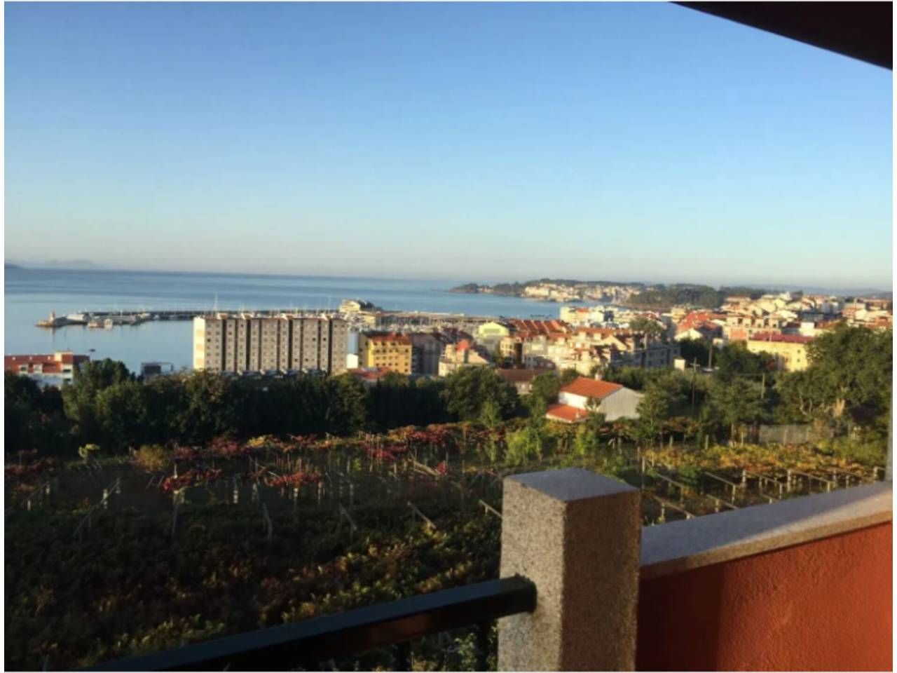 Vista exterior de Apartament en venda en Sanxenxo amb Calefacció, Terrassa i Traster
