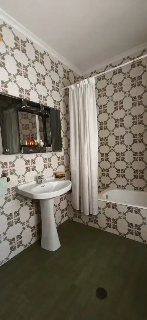 Baño de Casa o chalet en venta en Manganeses de la Polvorosa con Jardín privado, Trastero y Amueblado