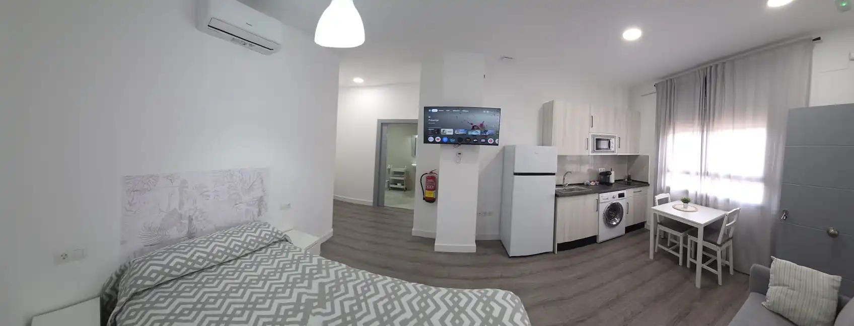 Dormitori de Apartament de lloguer en Málaga amb Aire condicionat, Parquet i Moblat