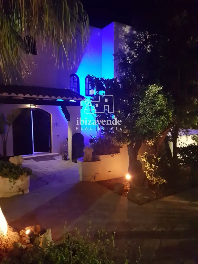 Houses for sale in Santa Eulària des Riu  with Air Conditioner, Private garden and Terrace