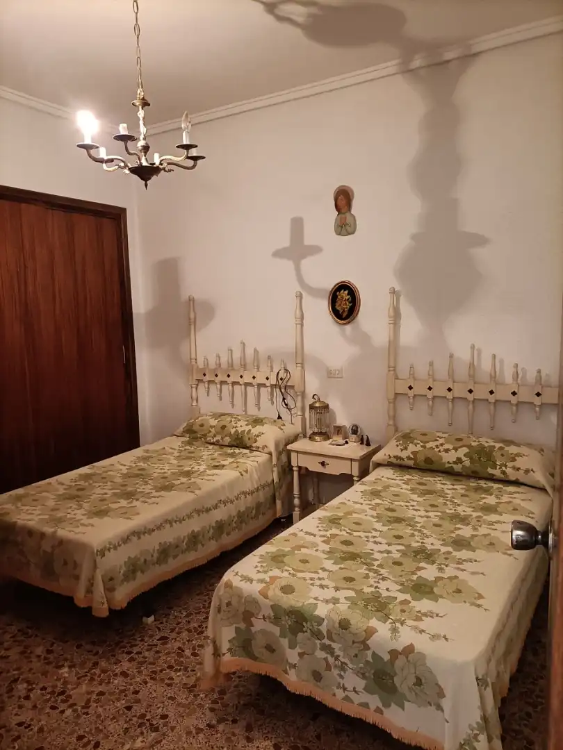 Dormitori de Casa o xalet en venda en Algimia de Almonacid amb Jardí privat, Terrassa i Moblat