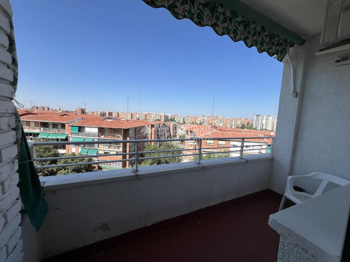 Bedroom of Flat for sale in  Madrid Capital  with Air Conditioner, Heating and Terrace