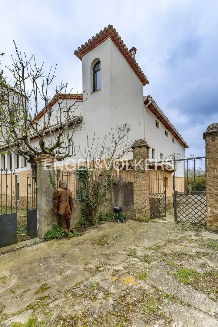 Vista exterior de Finca rústica en venda en Sant Quirze Safaja amb Calefacció, Jardí privat i Terrassa