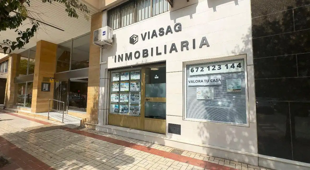 Vista exterior de Ático en venta en Vélez-Málaga con Aire acondicionado, Calefacción y Jardín privado