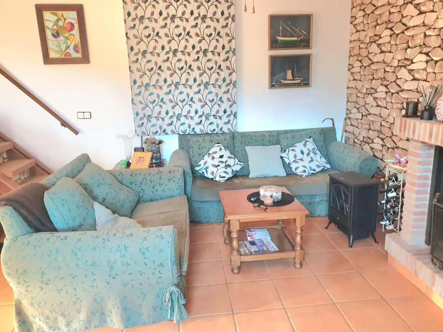 Sala d'estar de Casa o xalet en venda en Guaro amb Aire condicionat, Jardí privat i Moblat