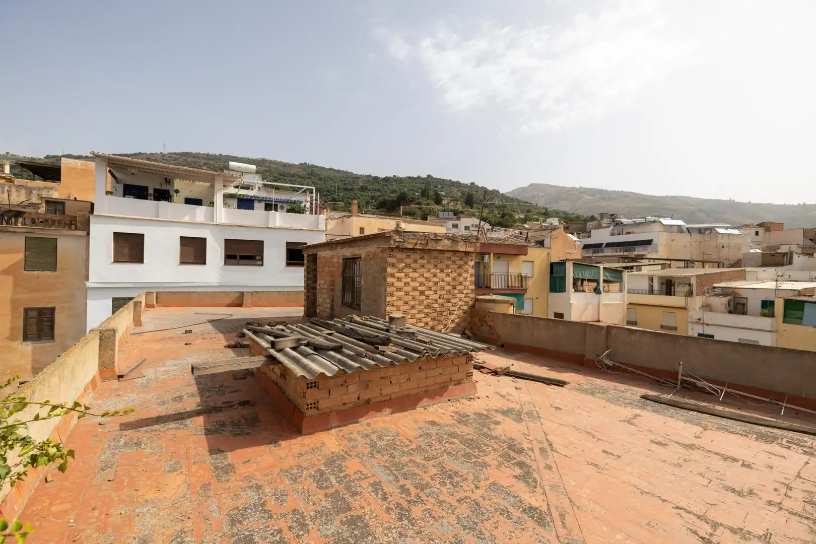 Vista exterior de Edificio en venta en Lanjarón