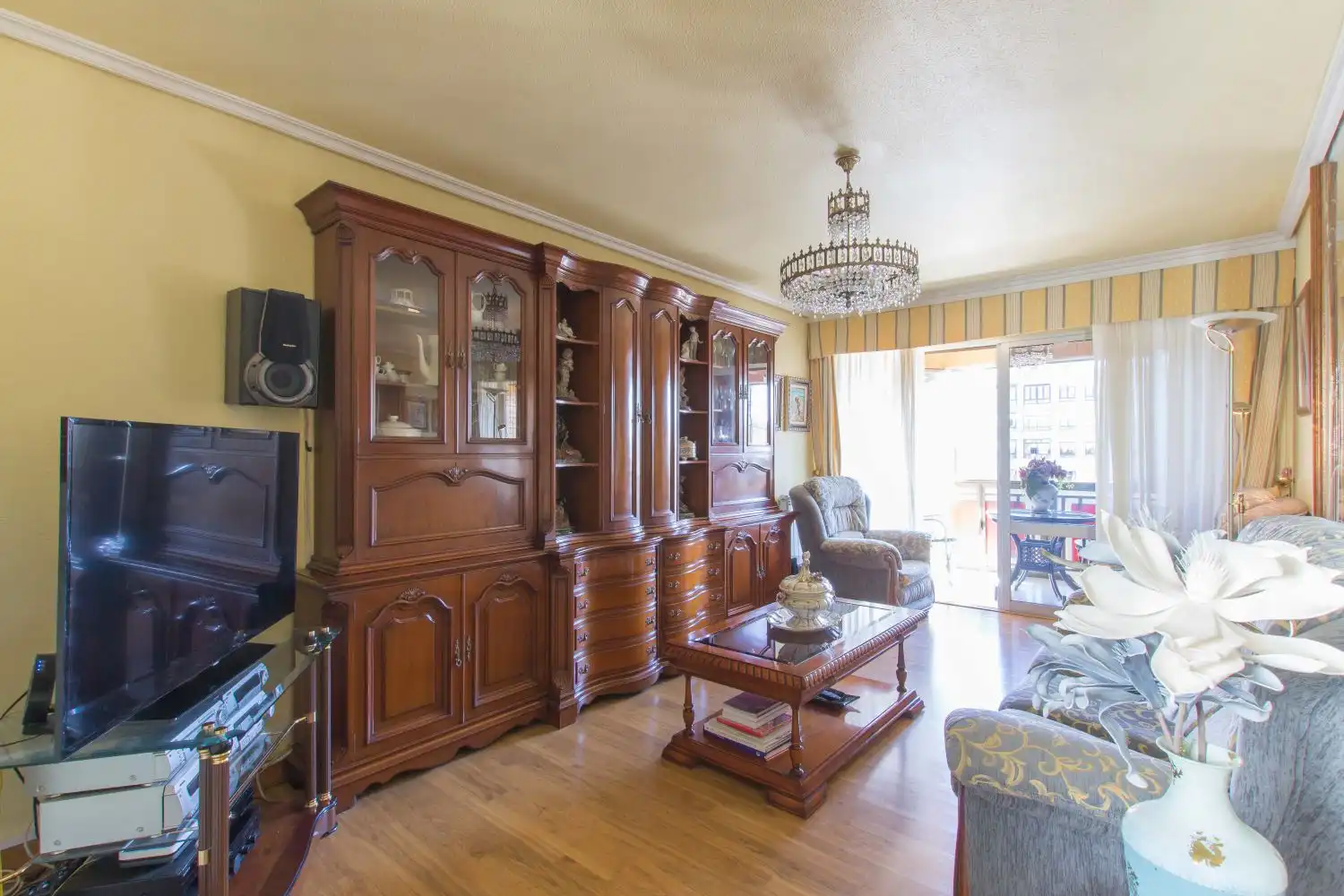 Sala de estar de Piso en venta en  Pamplona / Iruña con Calefacción, Trastero y Amueblado
