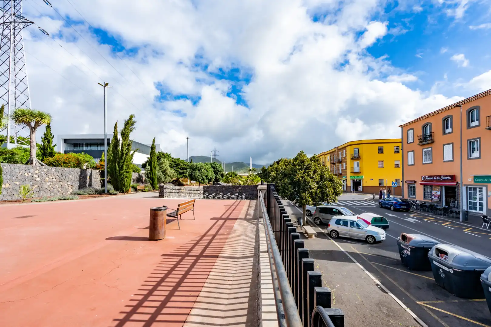 Vista exterior de Local en venta en San Cristóbal de la Laguna con Aire acondicionado, Terraza y Amueblado