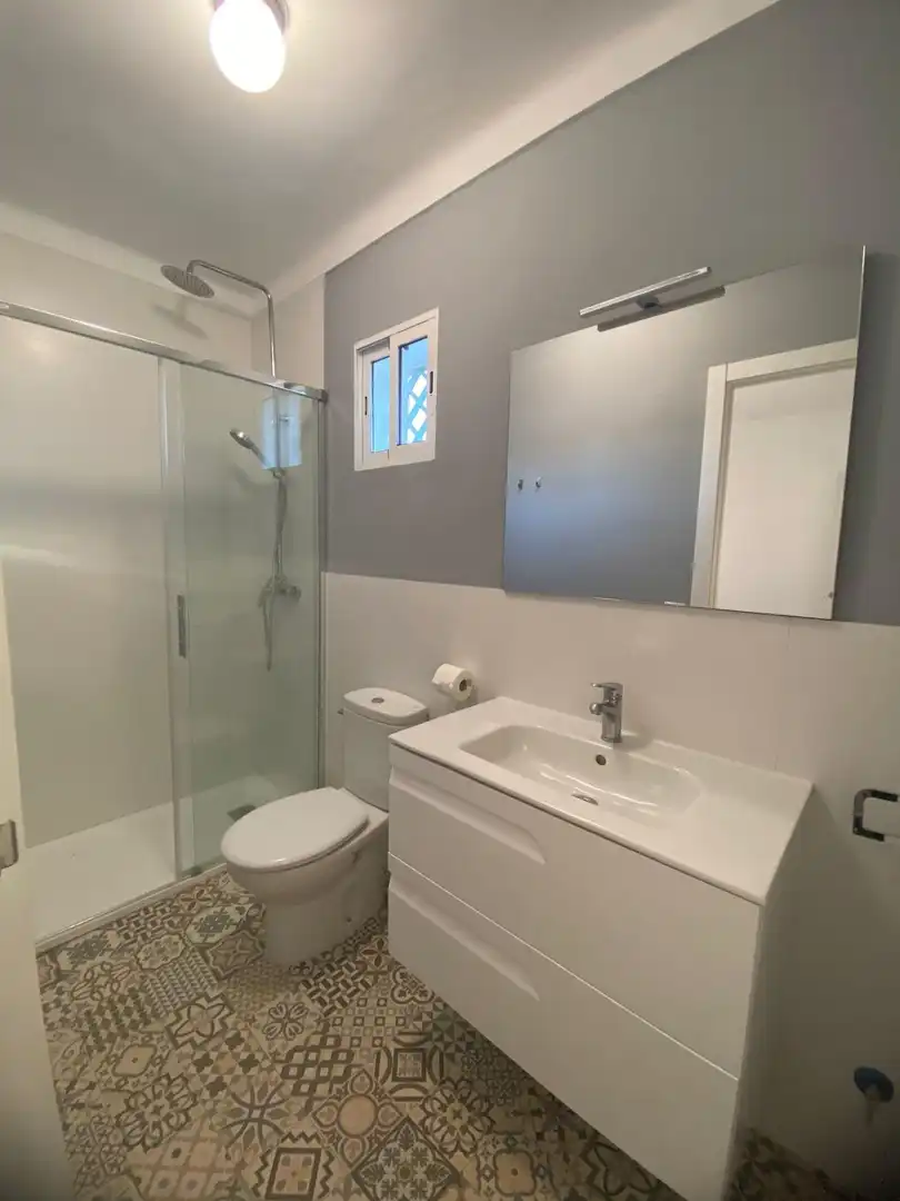 Baño de Casa o chalet de alquiler en Chiclana de la Frontera con Aire acondicionado, Jardín privado y Terraza