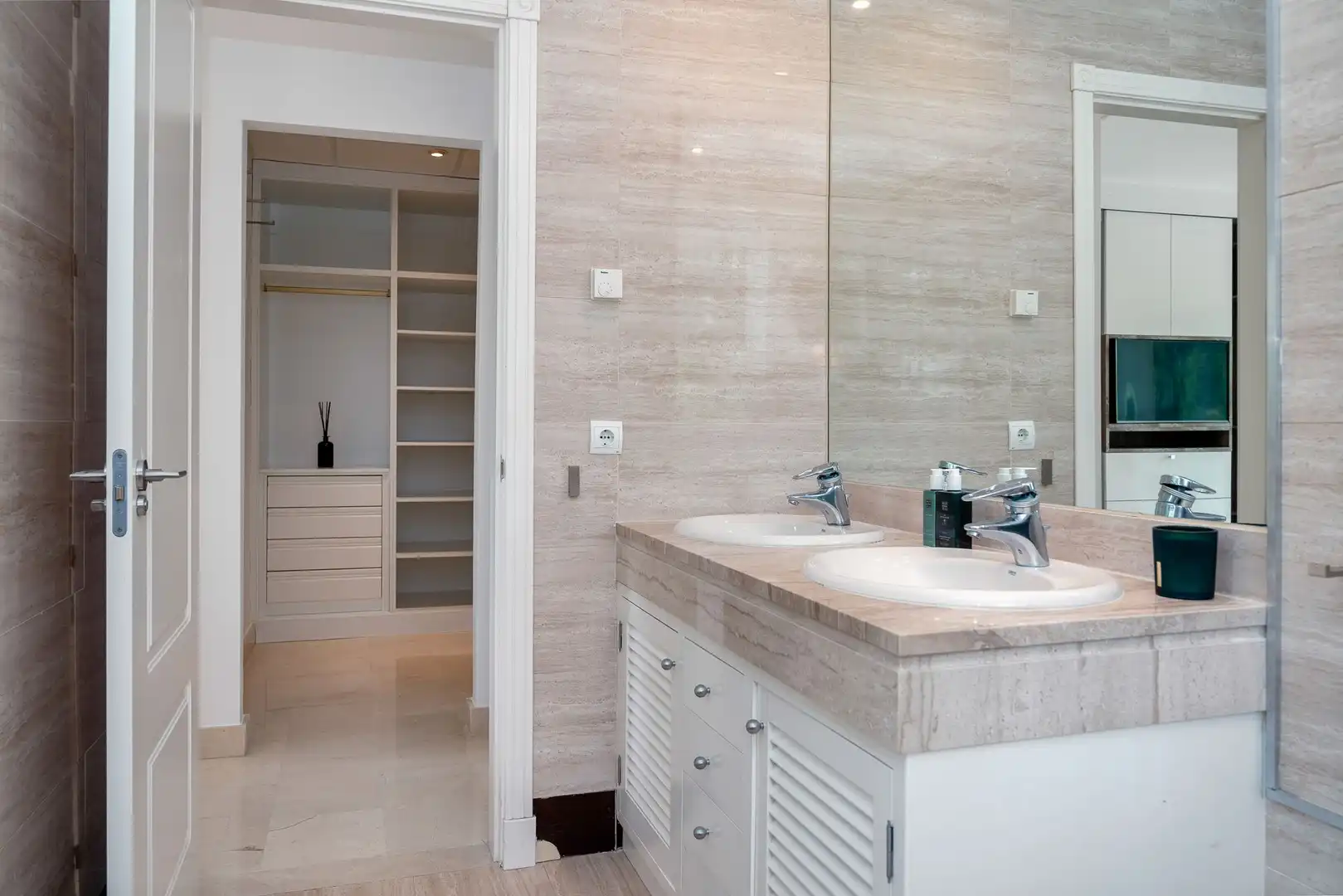 Baño de Planta baja en venta en Marbella con Aire acondicionado, Calefacción y Jardín privado