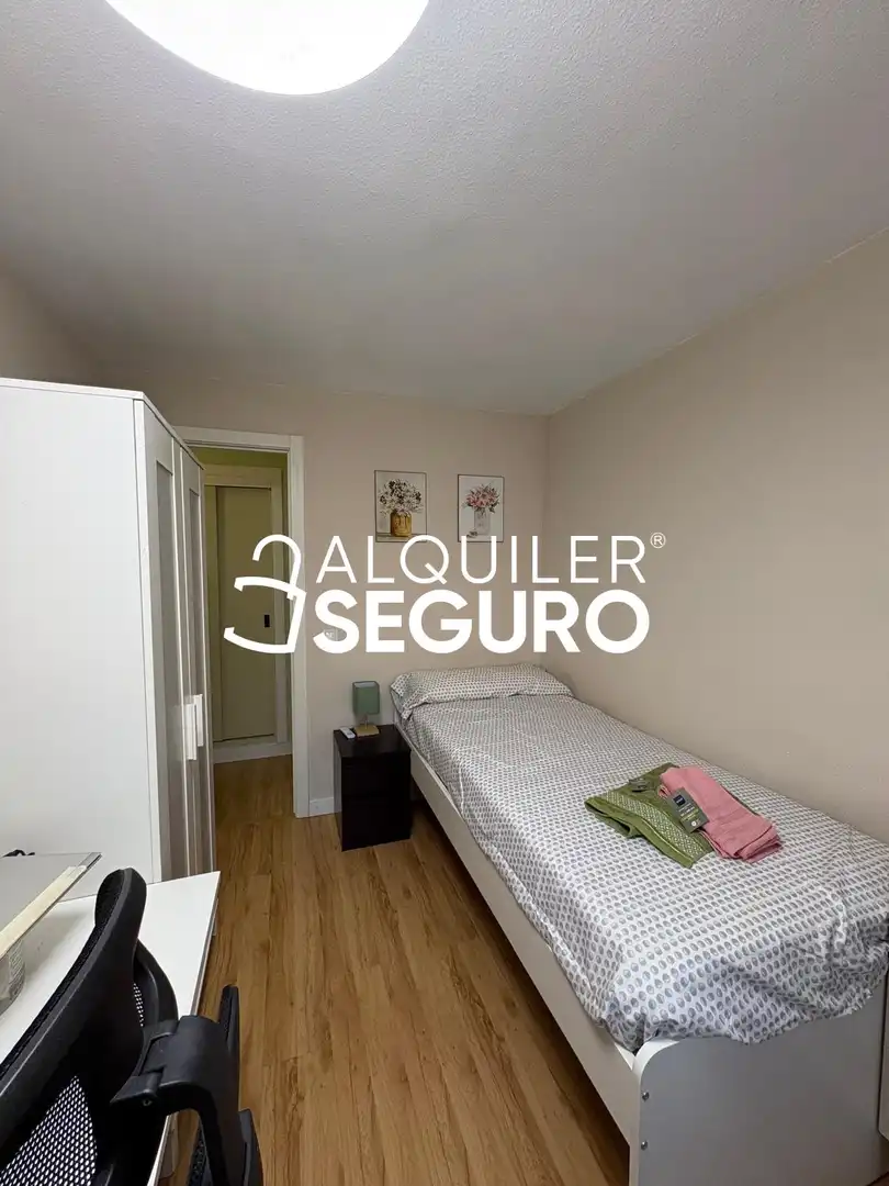 Bedroom of Flat for rent in Puente de Vallecas