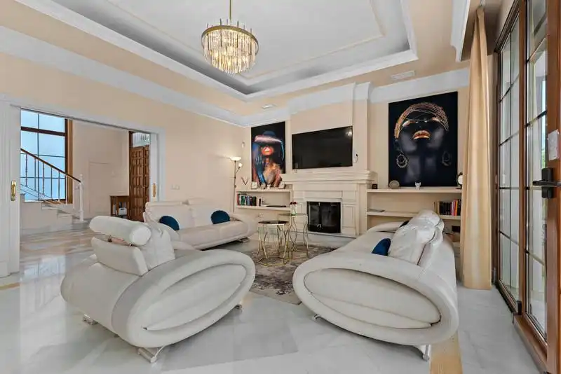 Living room of Houses for rent in Marbella  with Air Conditioner, Heating and Private garden