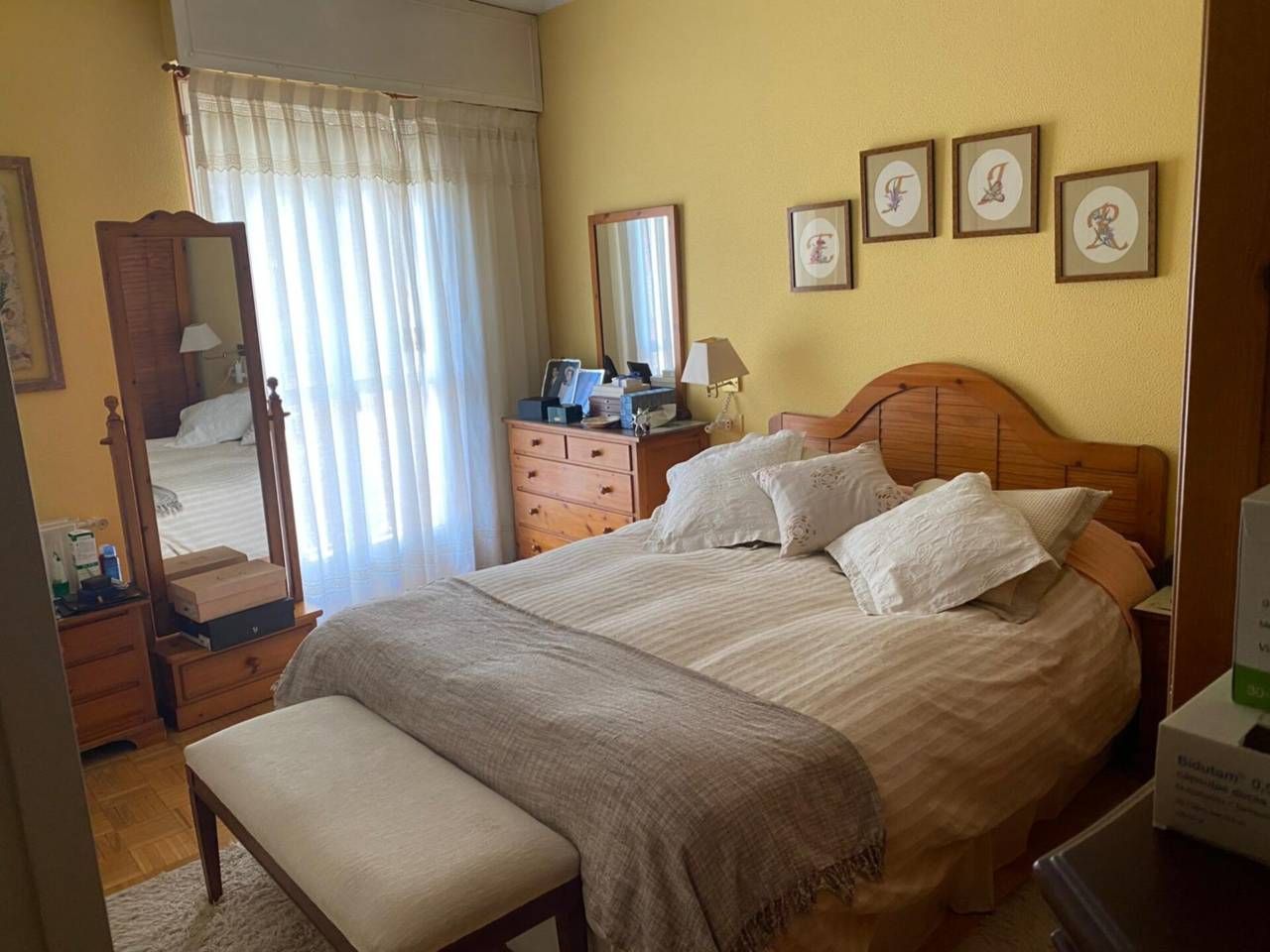 Dormitori de Pis en venda en Ourense Capital  amb Calefacció, Parquet i Traster