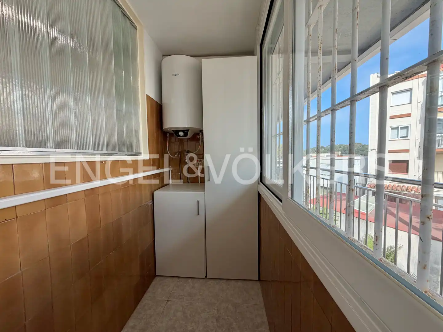Schlafzimmer von Dachboden zum Verkauf in Salou mit Klimaanlage, Heizung und Terrasse