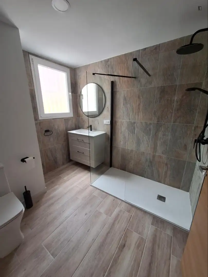 Baño de Apartamento de alquiler en Valencia con Aire acondicionado, Calefacción y Amueblado