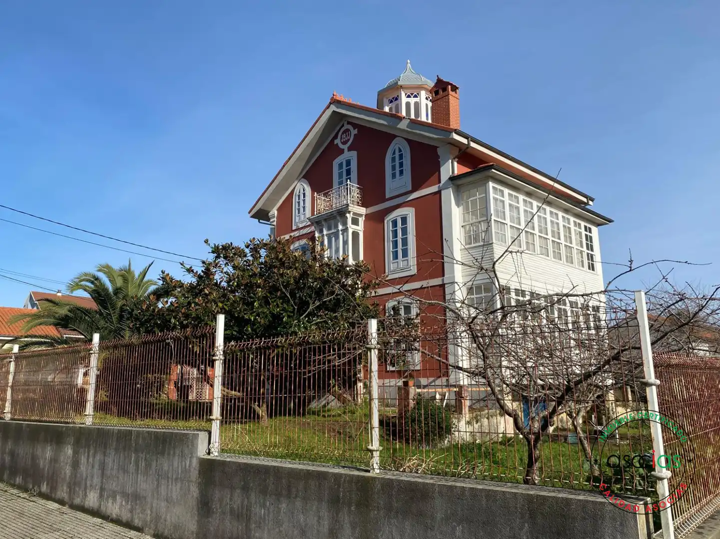 Vista exterior de Casa o chalet en venta en Soto del Barco con Calefacción, Jardín privado y Parquet