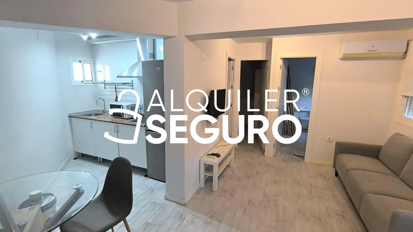 Kitchen of Flat for rent in  Sevilla Capital  with Air Conditioner and Furnished