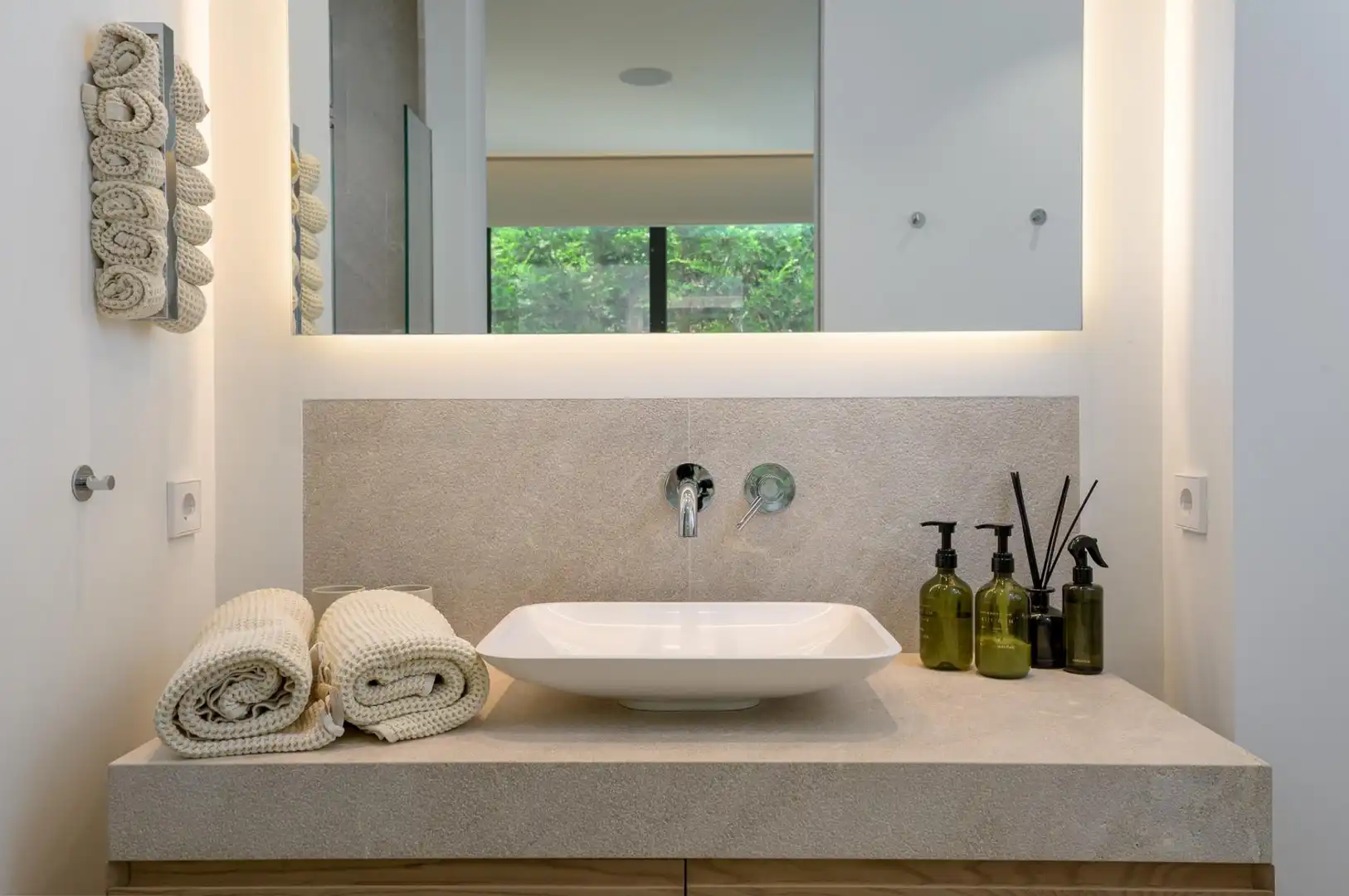 Badezimmer von Erdgeschoss zum Verkauf in  Palma de Mallorca mit Klimaanlage, Heizung und Privatgarten