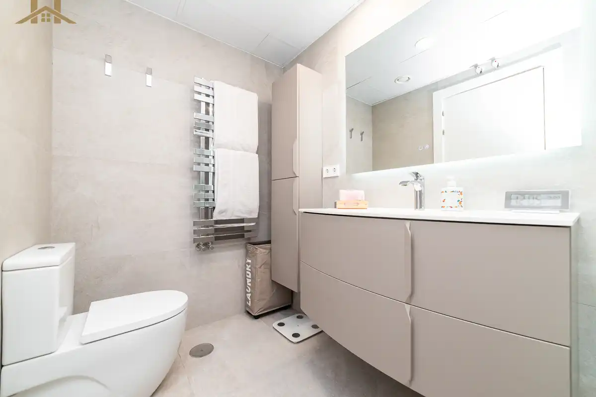 Badezimmer von Wohnung zum Verkauf in Boadilla del Monte mit Klimaanlage, Heizung und Abstellraum