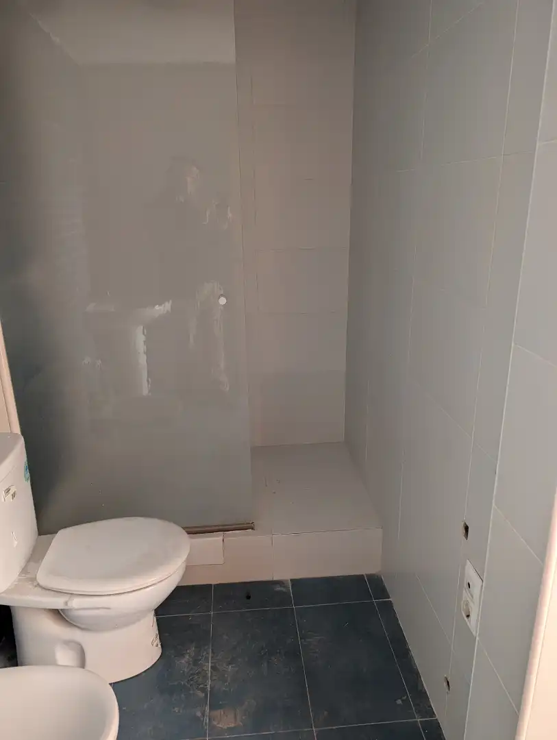 Badezimmer von Wohnung zum Verkauf in Gilet mit Terrasse und Ofen