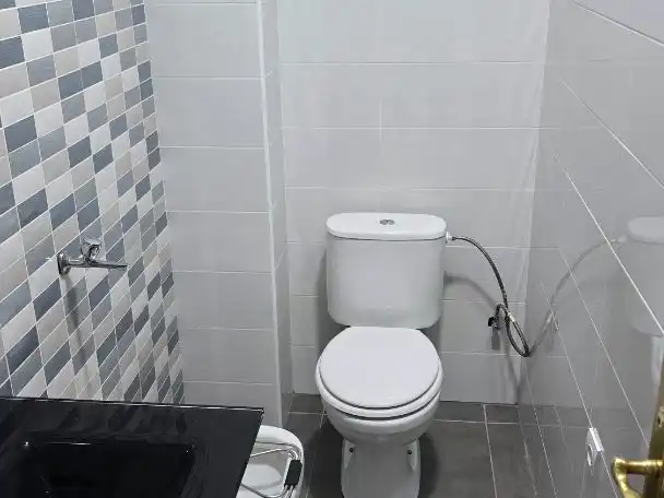 Badezimmer von Geschaftsraum zur Miete in Rute