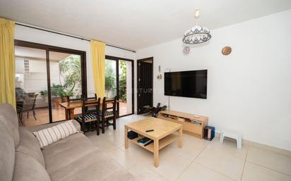 Living room of Flat for sale in Santa Eulària des Riu  with Air Conditioner, Terrace and Swimming Pool