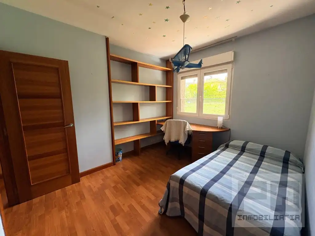 Schlafzimmer von Haus oder Chalet zum Verkauf in Las Navas del Marqués  mit Ofen, Waschmaschine und Mikrowelle