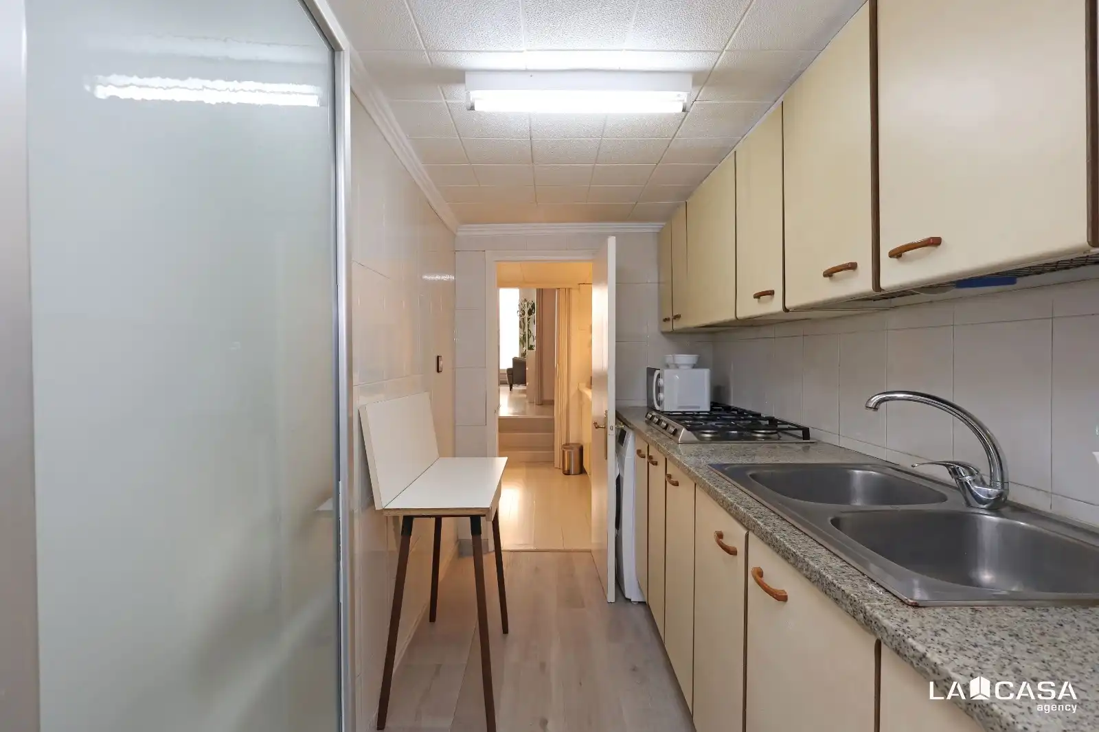 Business premises for transfer in Carrer de Blai, imagen 11