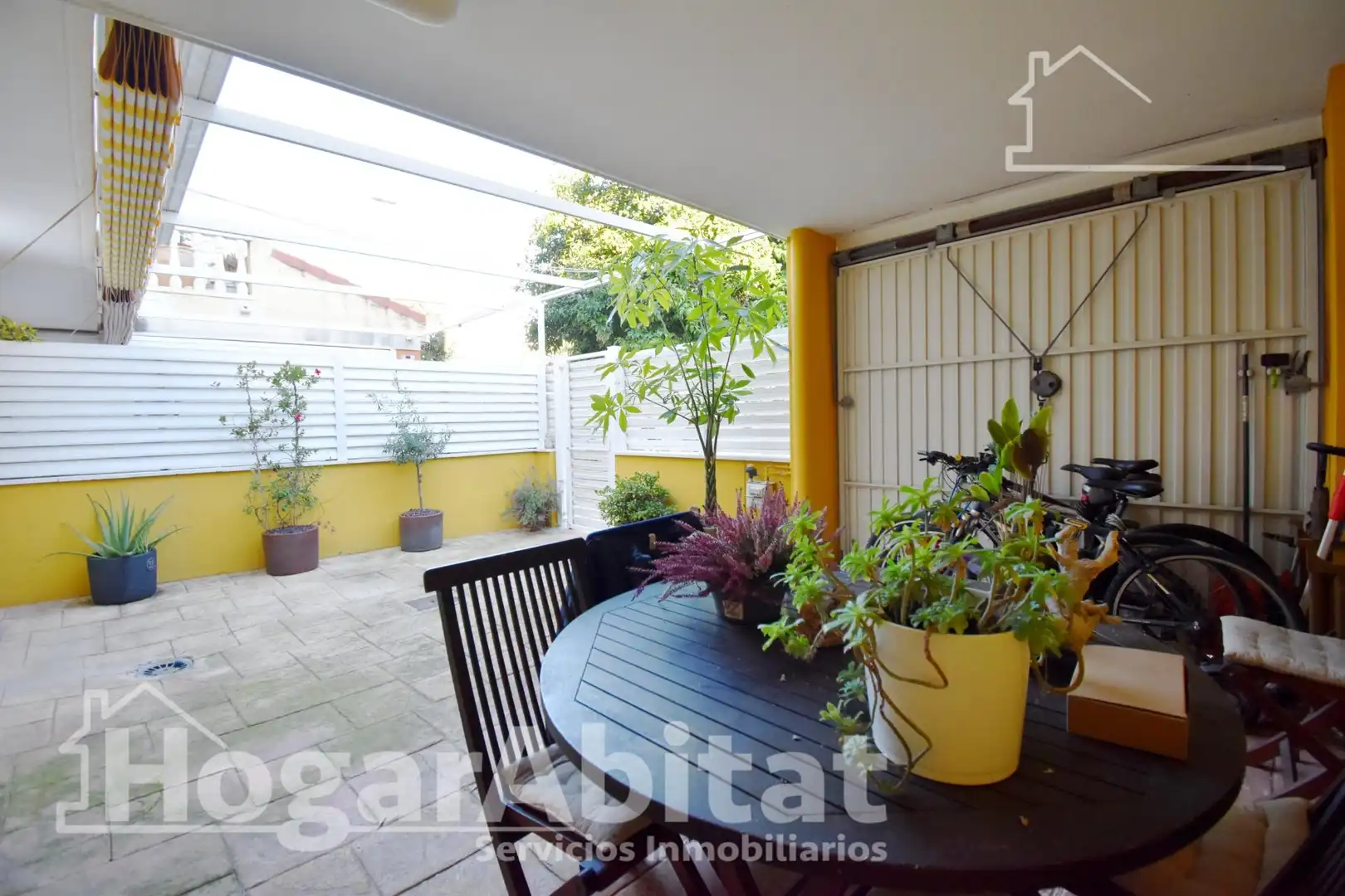 Garten von Einfamilien-Reihenhaus zum Verkauf in Cullera mit Heizung, Terrasse und Abstellraum