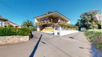 Vista exterior de Casa o xalet en venda en Puente Viesgo amb Calefacció, Jardí privat i Terrassa