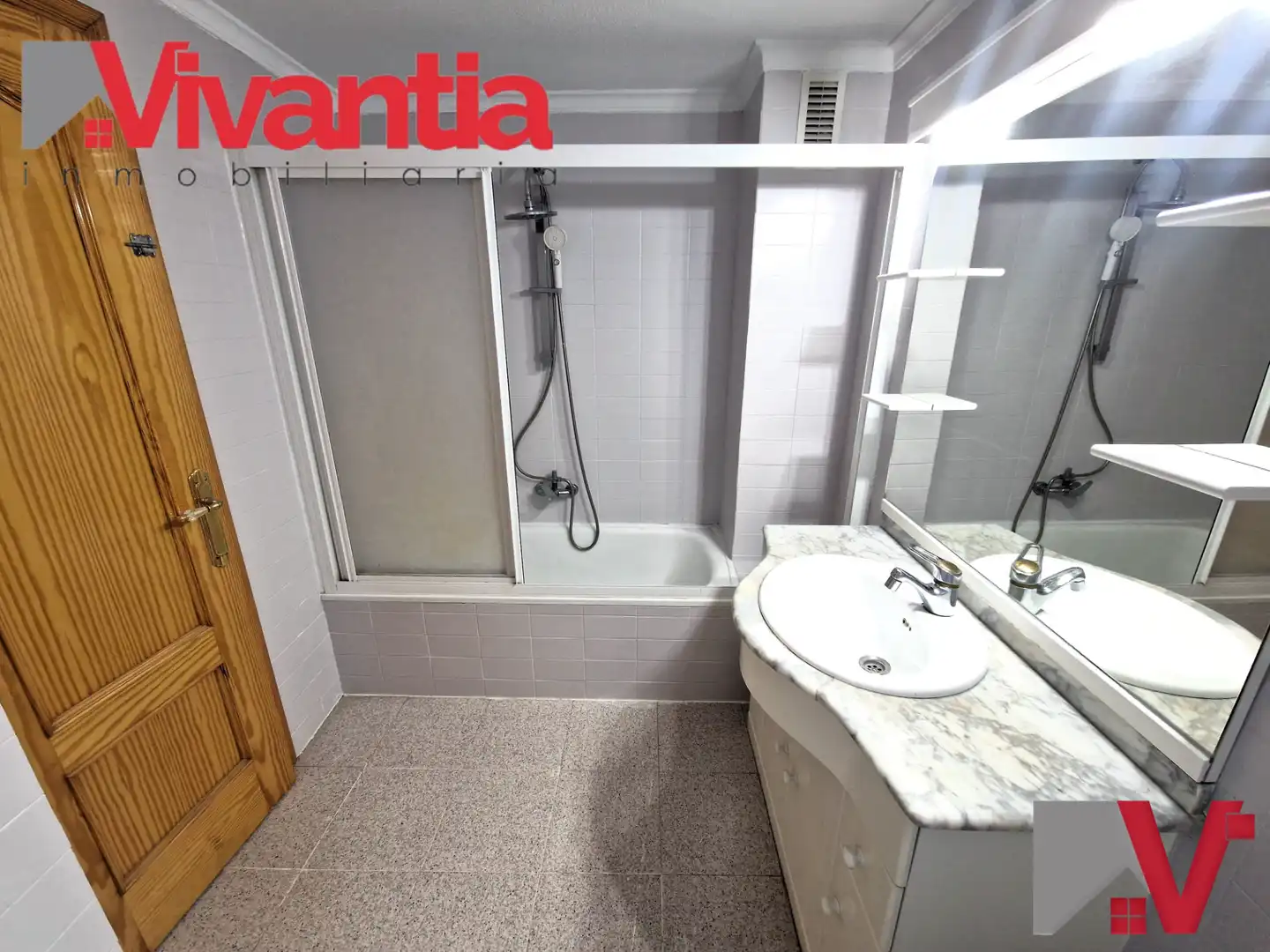 Baño de Piso en venta en Lorca con Aire acondicionado, Parquet y Terraza
