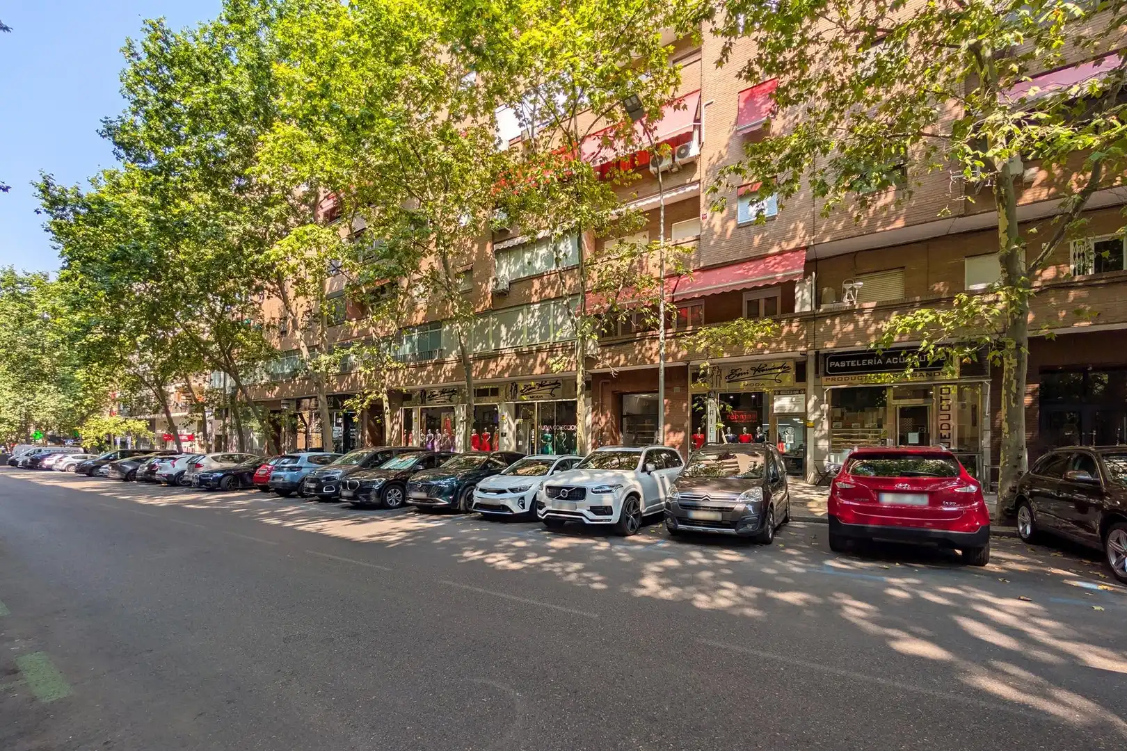Vista exterior de Piso en venta en Madrid con Calefacción, Parquet y Balcón