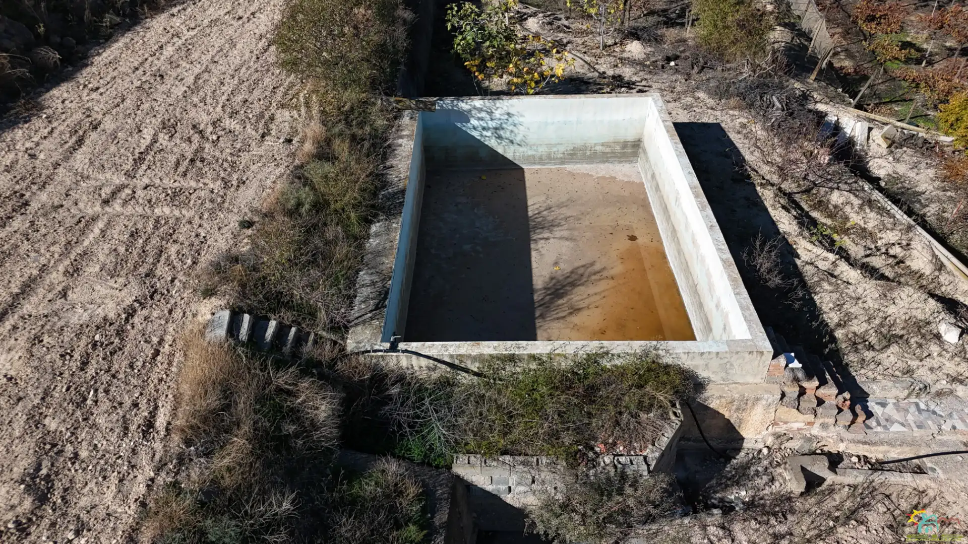 Piscina de Finca rústica en venda en Íllar amb Jardí privat, Terrassa i Moblat