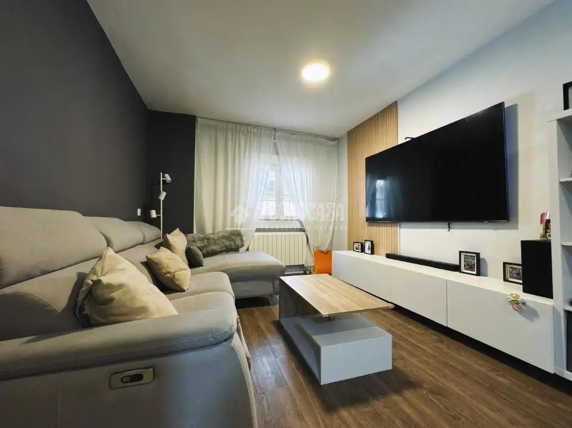 Living room of Flat for sale in Madrid  with Air Conditioner and Heating