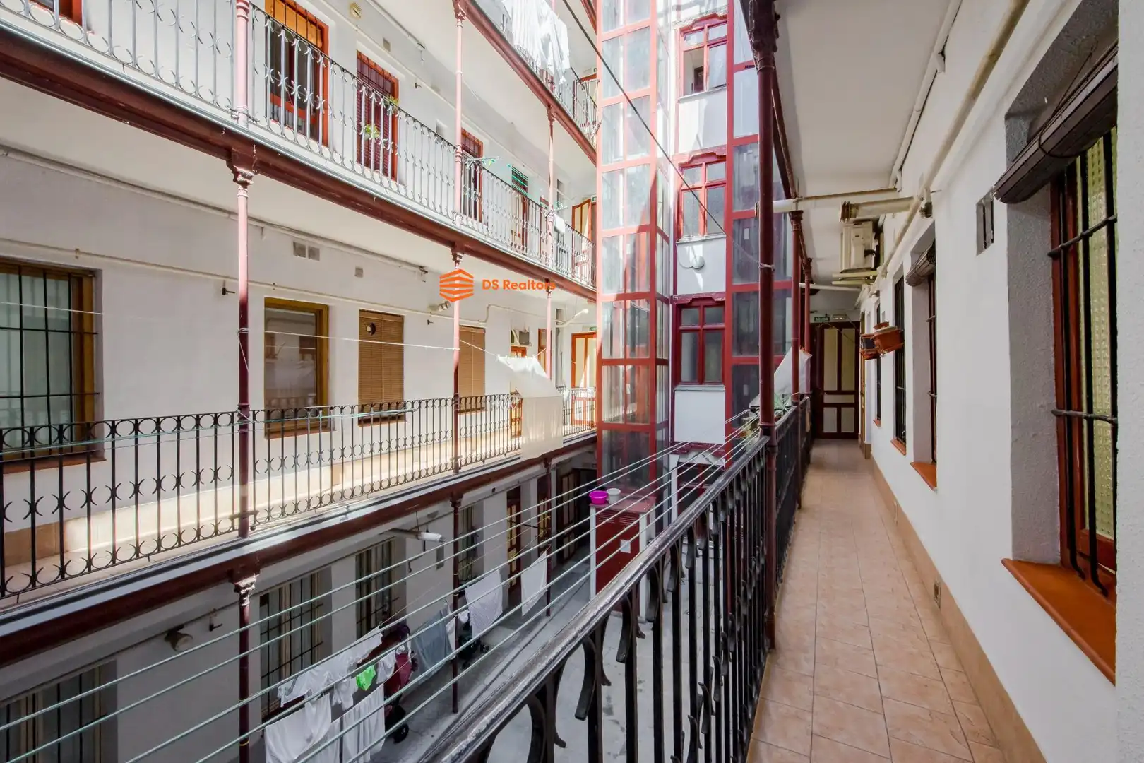 Flat for sale in Madrid  with Heating and Furnished