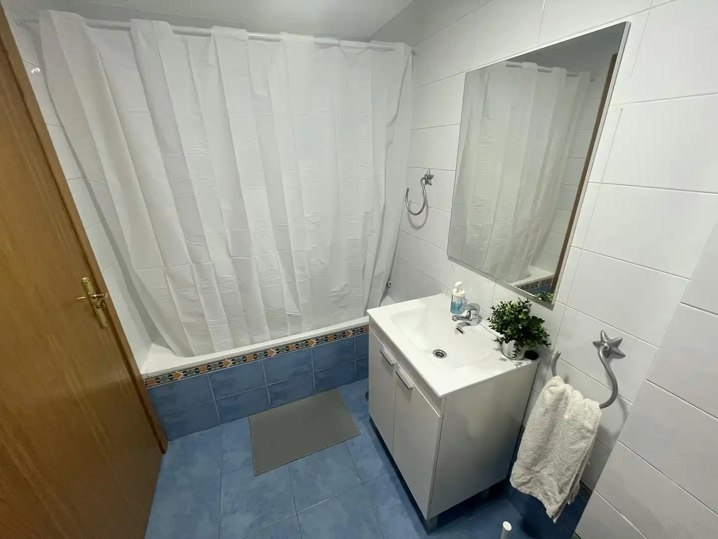 Badezimmer von Wohnung zur untervermieten in Getafe mit Heizung, Möbliert und Waschmaschine